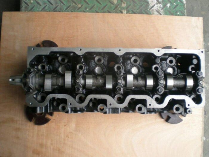 Toyota 3L cylinder head - Image 1