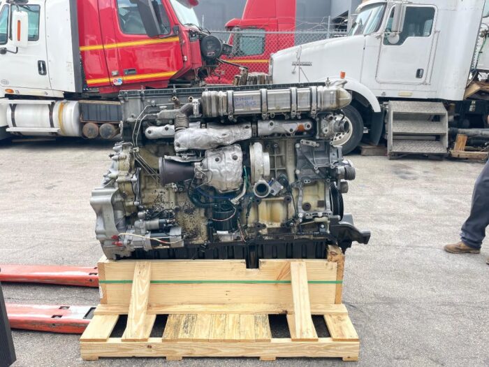 2013 DETROIT DD15 ENGINE - Image 1