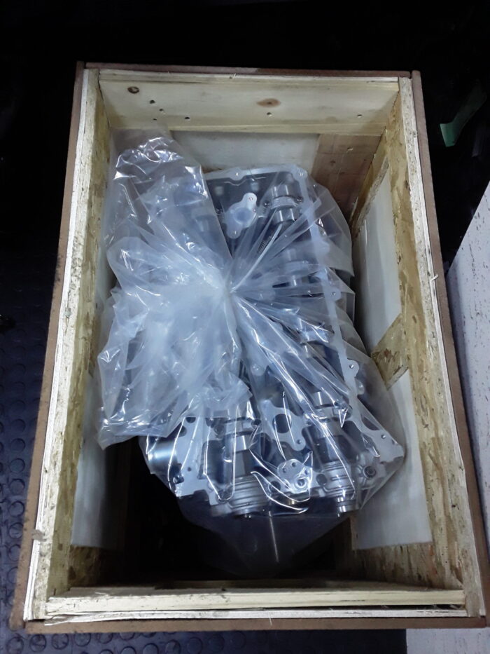 2TR 2.7 PETROL BRAND NEW HEAD BLOCK AND SUMP H/B/S - Image 1