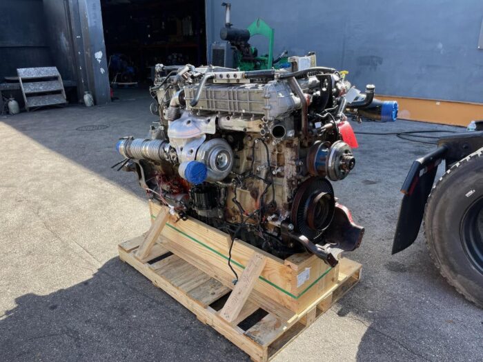 2013 DETROIT DD15 ENGINE - Image 3