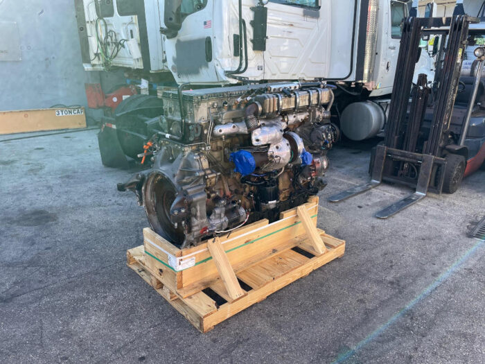 2015 DETROIT DD15 ENGINE - Image 3