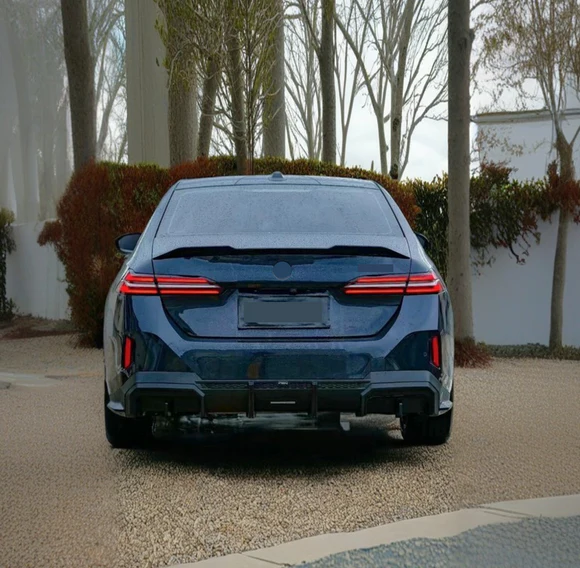 Fit 2023-2024 BMW 5 Series G60 M Sport Gloss Black Rear Spoiler Wing - Image 4